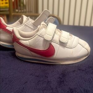 Nike Cortez Sneakers Classic Design